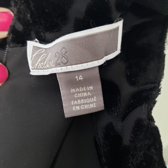 Chelsea28 Burnout Velvet Sheath Dress - Picture 7 of 8